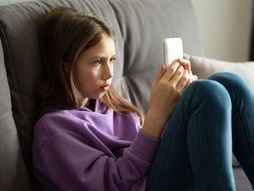 kid phone, dete, telefon, devojčica