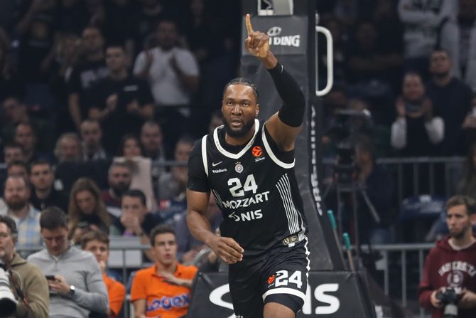 KK Partizan - KK Bajern