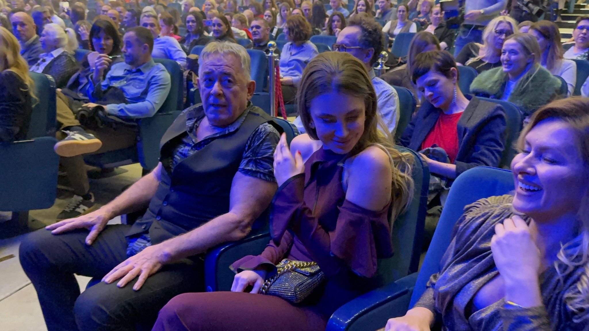 Mima ostavio 35 godina mlađu devojku jer je htela brak, pa odmah našao novu: "Baš ju je razočarao"
