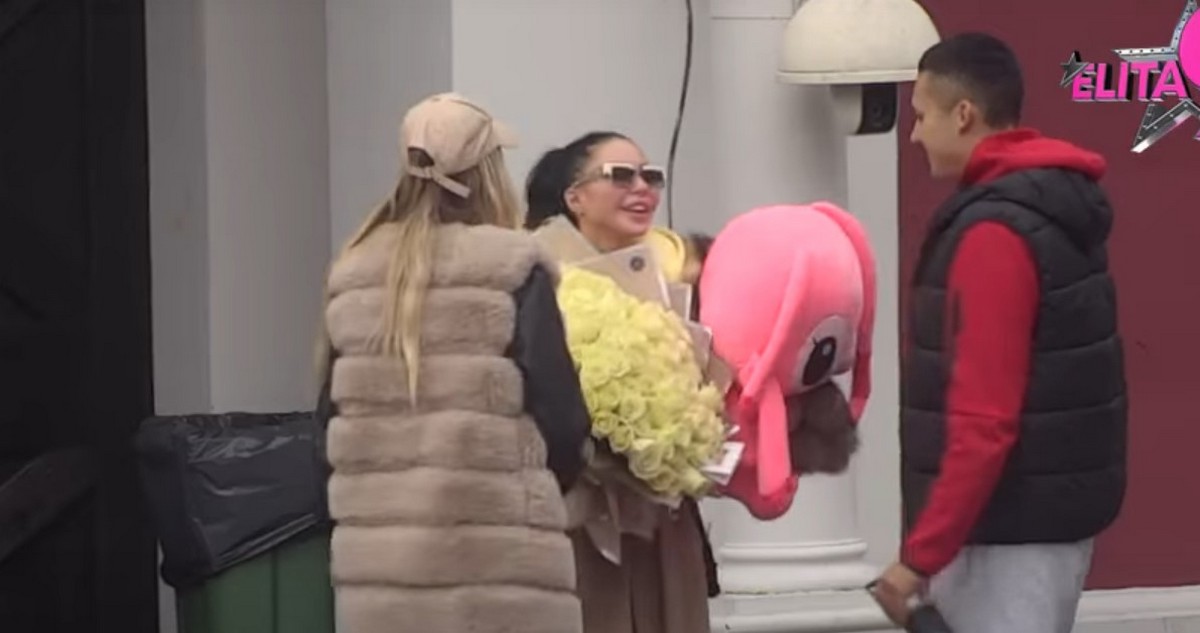 Maja Marinković se vratila u rijaliti posle vađenja silikona iz zadnjice! Jedva hoda, Luka joj se prvi obratio