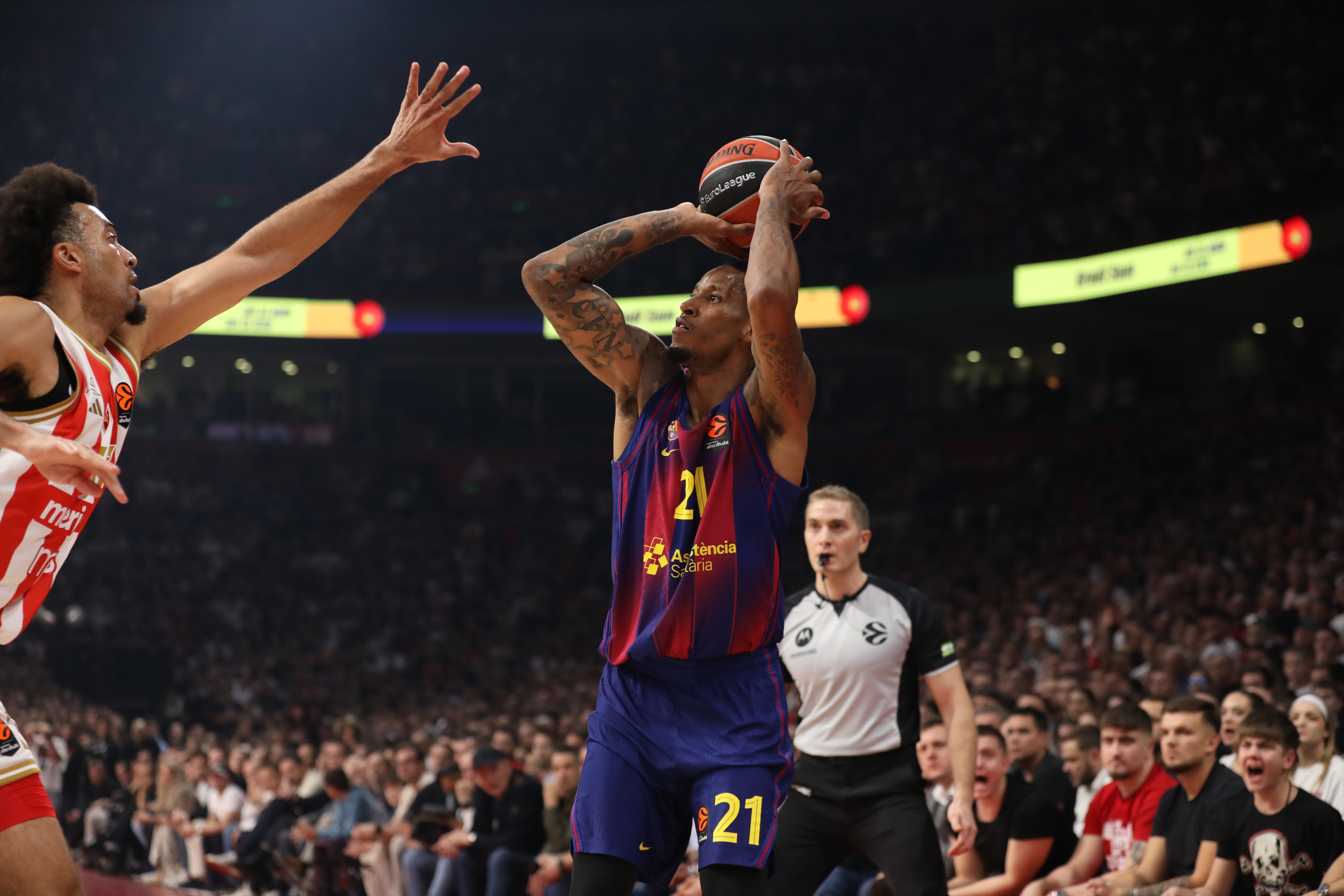 Crno-beli dobijaju dva paklena pojačanja, Klajburn dogovorio potpis, Lo glavna meta