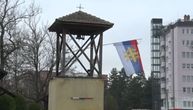 Hitno se oglasila Eparhija: Skidanje zastave SPC u Lipljanu je pritisak i zastrašivanje preostalih Srba
