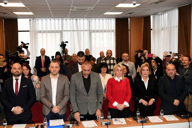 Konstitutivna sednica, doček, Srpska lista