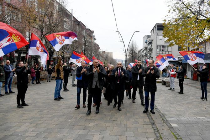 Konstitutivna sednica, doček, Srpska lista