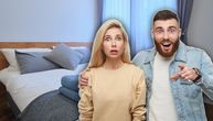 Mladi par iznajmio smeštaj, a na krevetu ih dočekala čudna poruka: Kad su videli šta piše - zanemeli!