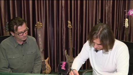 Željko Mitrović , potpisao ugovore sa rukovodiocima