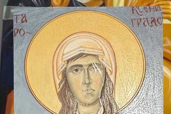 Oskrnavljene ikone u Zvečanu