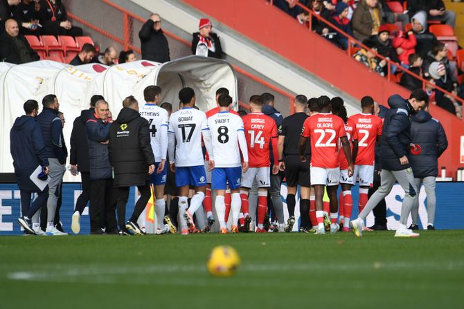 FK Čarlton Atletik, FK Portsmut