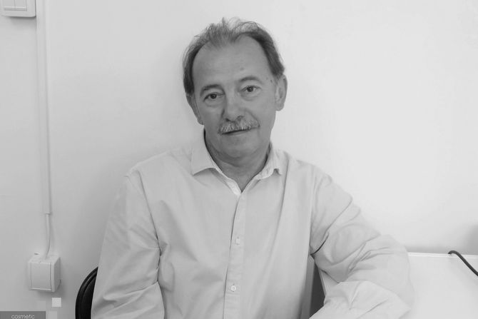 Profesor šminke Dragoljub Jeremić