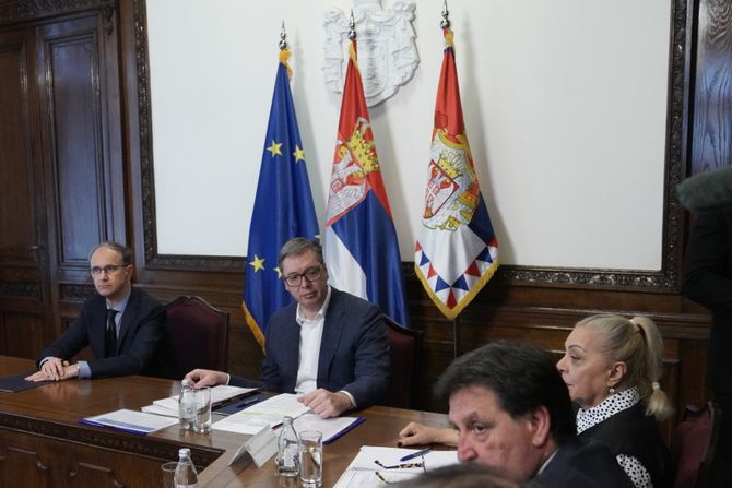 Aleksandar Vučić na sastanku sa timovima za energetsku stabilnost