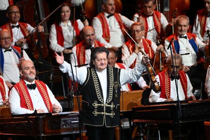 Nastup Budimpeštanskog romskog simfonijskog orkestra u Sava Centru