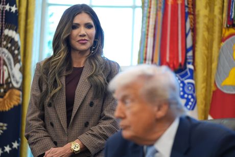 Kristi Noem i Donald Tramp