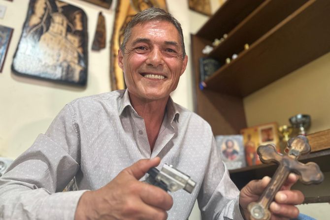 Milovan iz sela Bapsko polje je pirograf - ono što on stvara ne može da napravi veštačka inteligencija