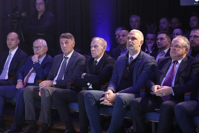 Dragan Džajić, Nebojša Čović