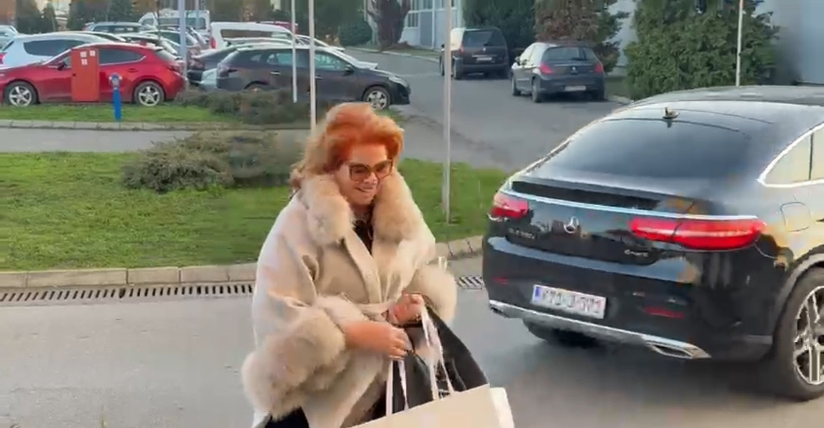 "Nekada izgledam kao Vlade Divac" Pevačica progovorila o svojoj visini, pa šokirala koji broj cipela nosi