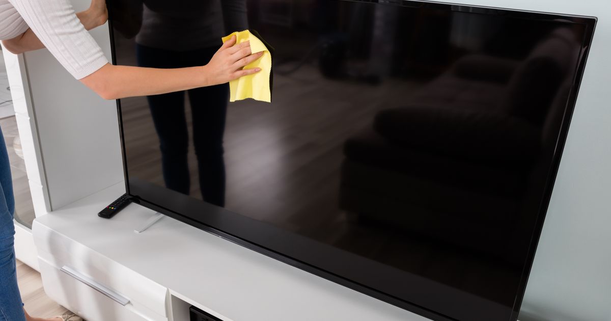 Never Wipe Your TV With Wet Wipes: One Mistake That Permanently Destroys the Picture, Here's How to Clean It