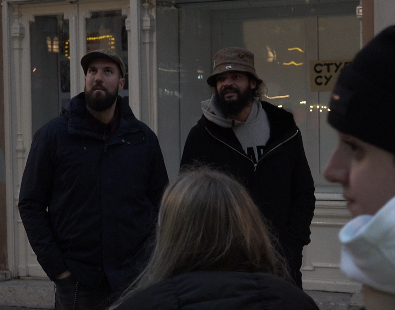 Raduljica prošetao centrom Beograda sa "bradatim likom", nećete verovati koja zvezda je bila u društvu Srbina