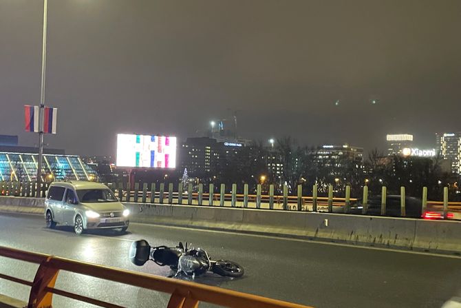 Oboren motociklista na Gazeli