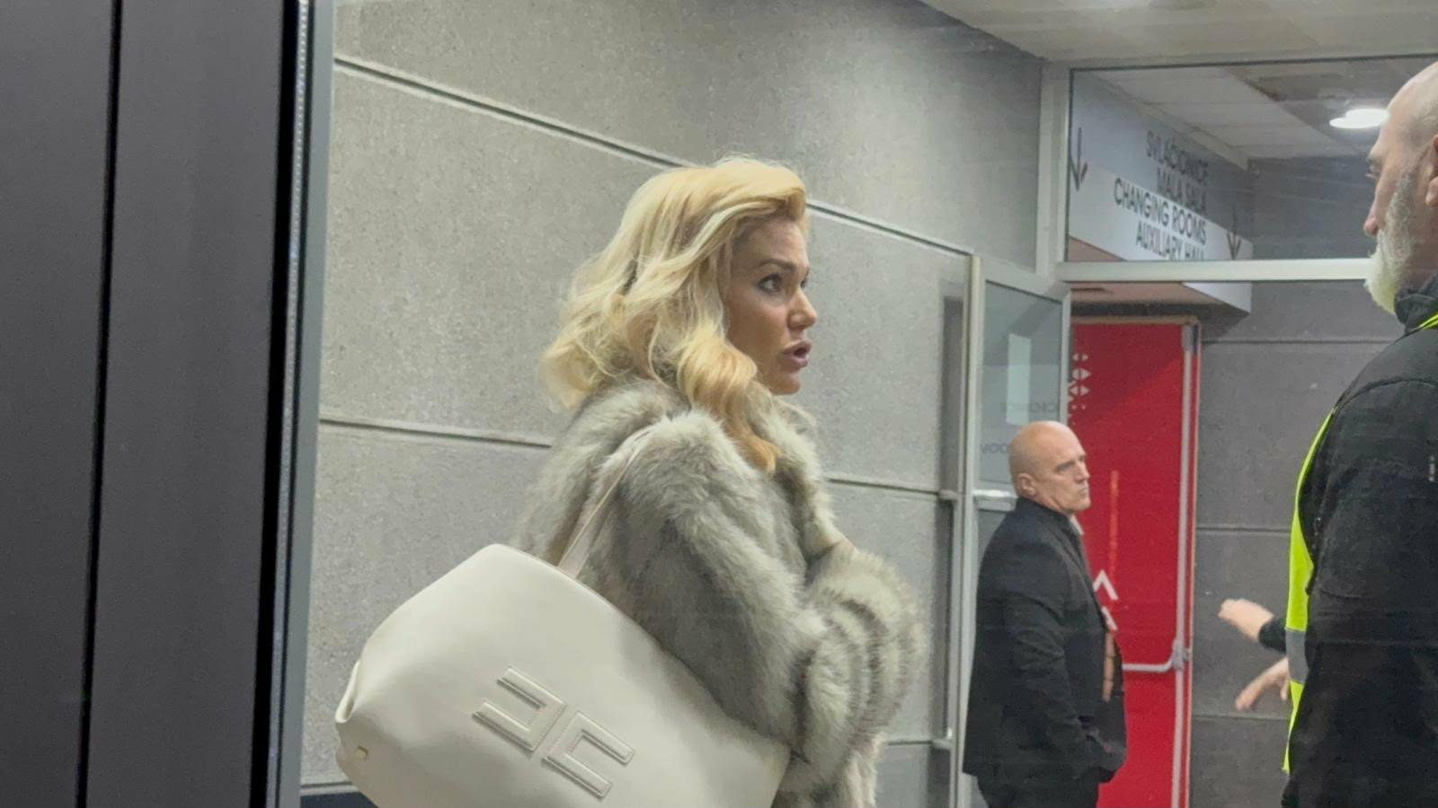 Lena Kovačević stigla na koncert Vlade Georgieva: Pored nje, pevaču će gost biti i on - niste ga dugo videli