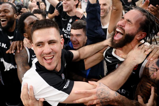 Vanja Marinković, Dvejn Vašingdon