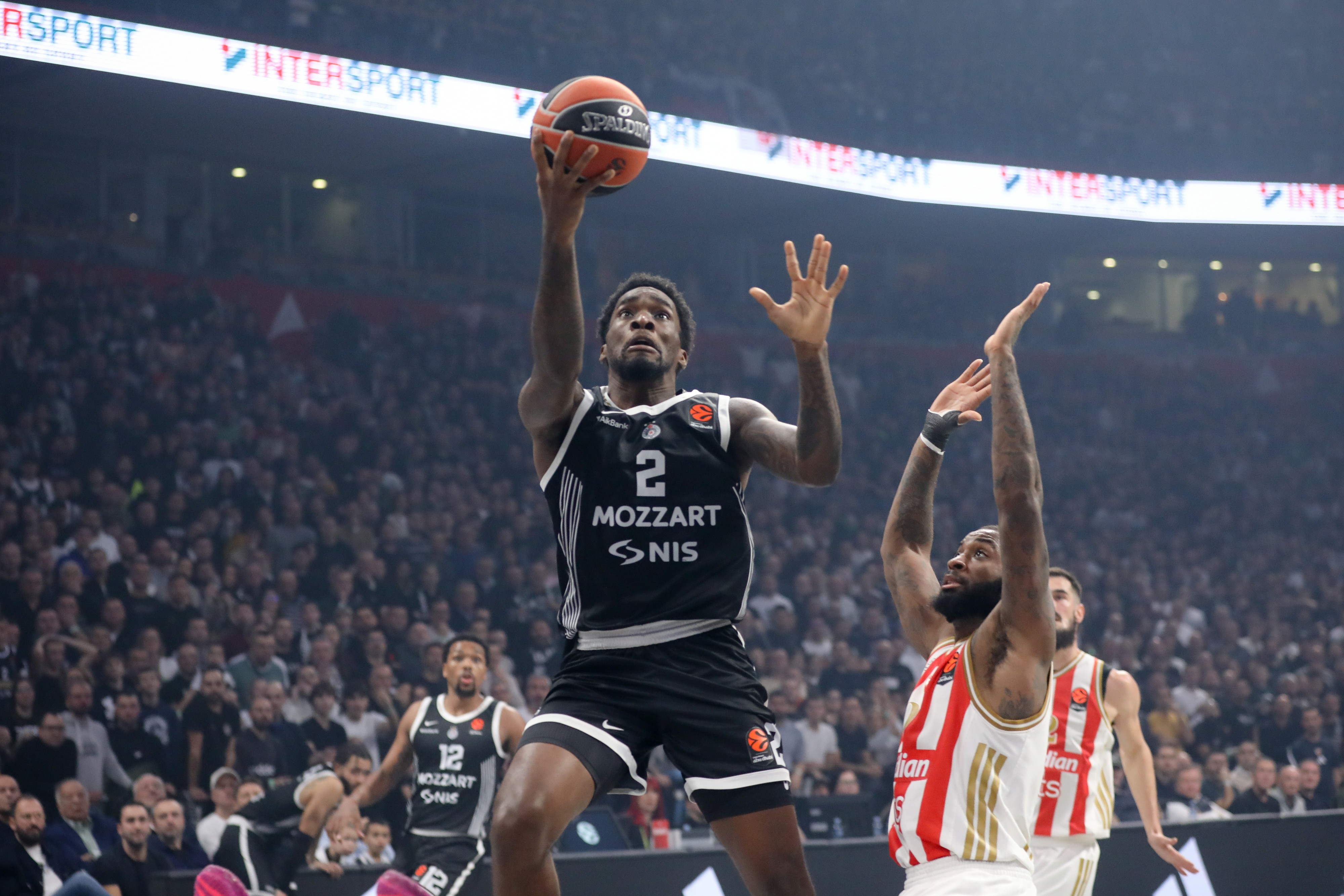 Ovako izgleda tabela Evrolige posle zaostalih mečeva: Partizan pomogao Zvezdi, crveno beli dobili dobre vesti