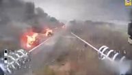 Razneta cela ruska kolona! Oklopna vozila u plamenu, zastrašujući snimci iz ključnog grada u Ukrajini