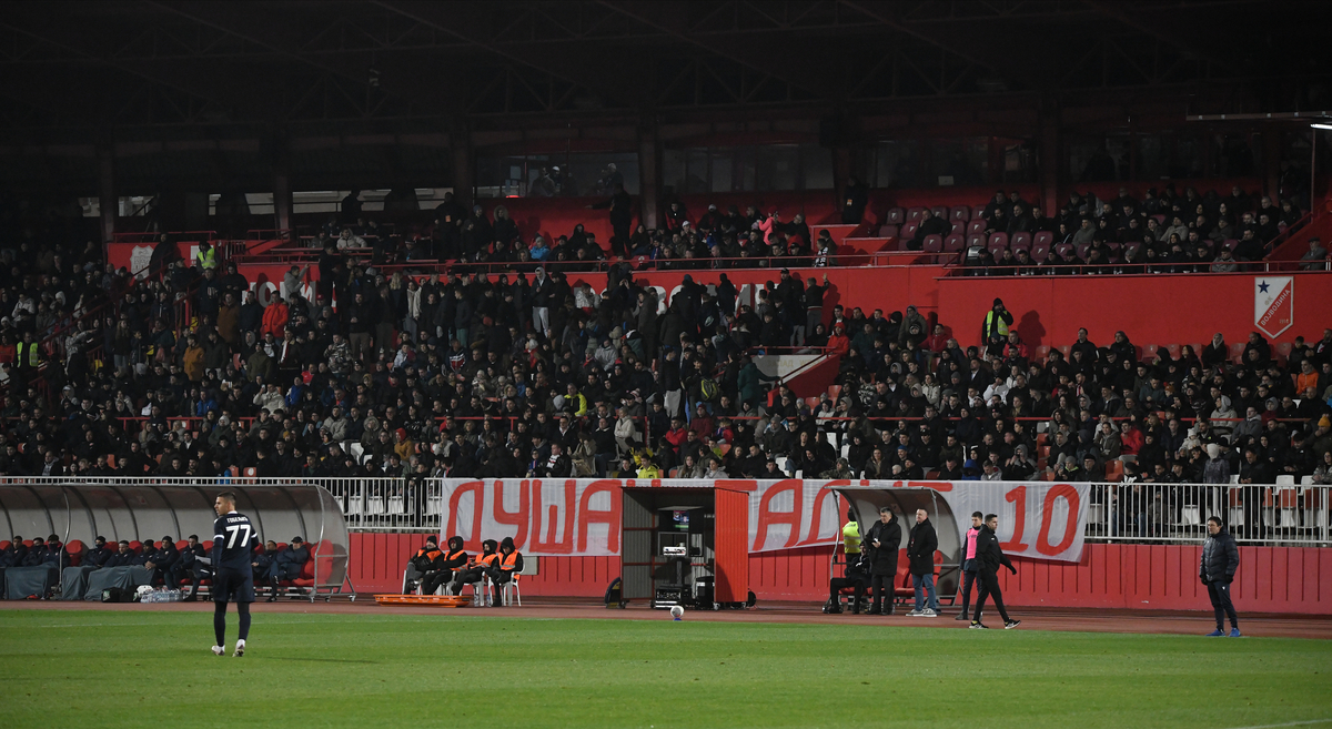Baka Prase ovoga puta nije doneo sreću Vojvodini: Navijači na Karađorđu poslali poruku Dušanu Tadiću