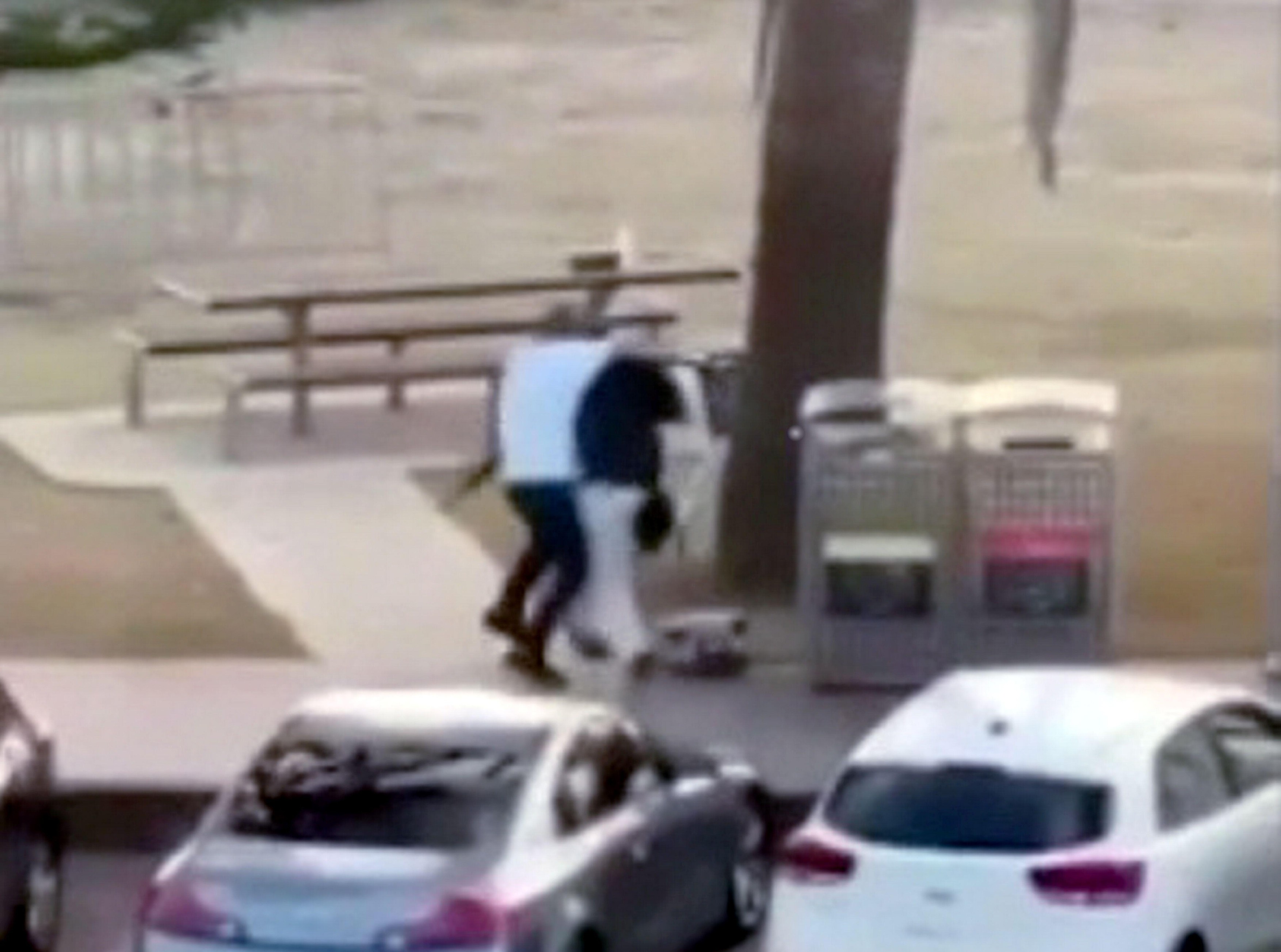 Jedan od napadača ubijen, drugi teško ranjen: Policija objavila najnovije informacije nakon masakra u Sidneju