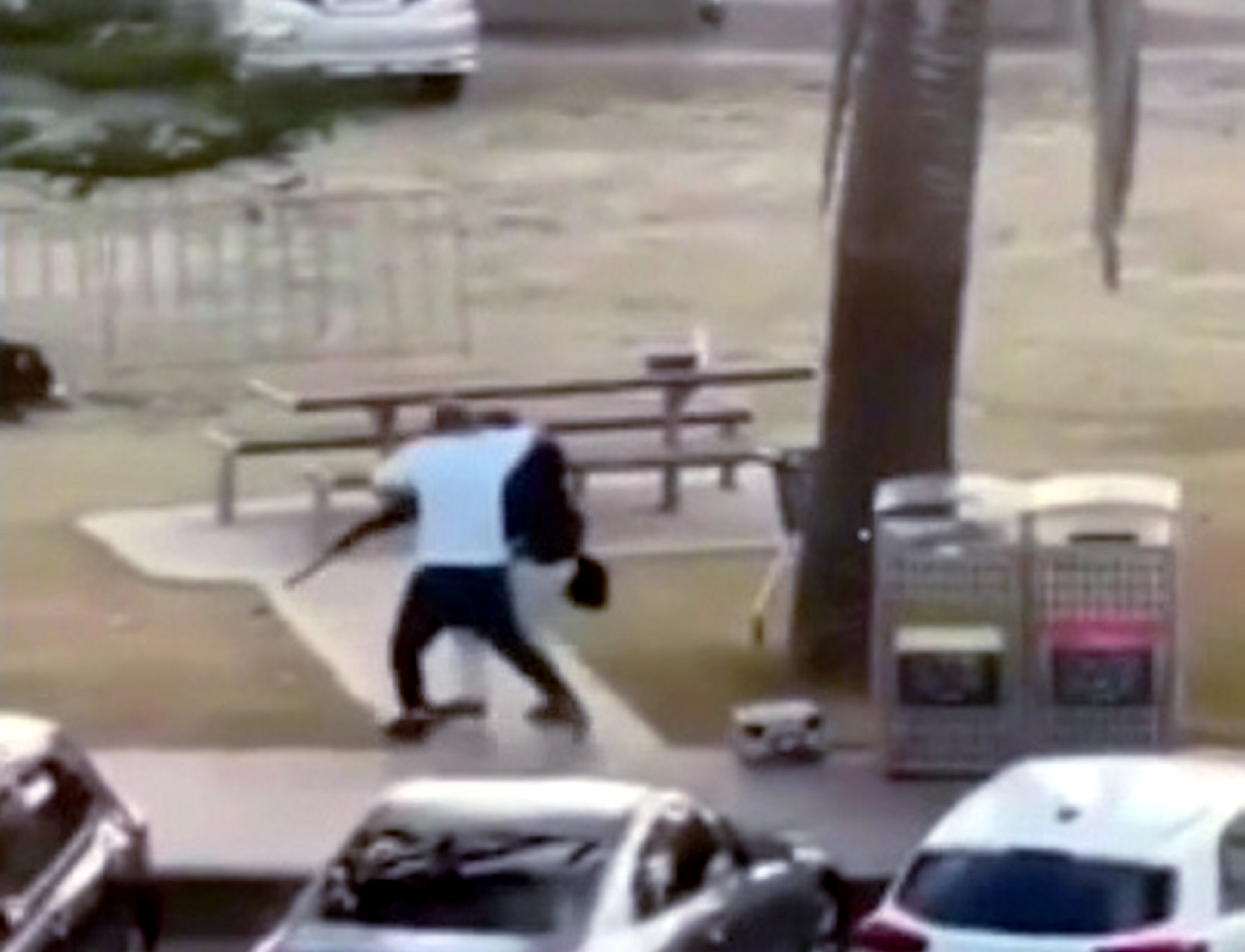 Poznato kako je heroj Ahmed o kojem priča ceo svet: Rođak otkrio zašto je skočio na teroristu