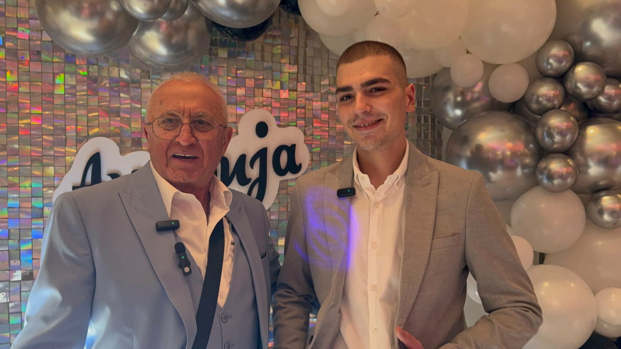 "Ume nekad da bude strog" Erin unuk progovorio o pevaču: Evo kakve mu ljubavne savete deda daje "Ne smem..."