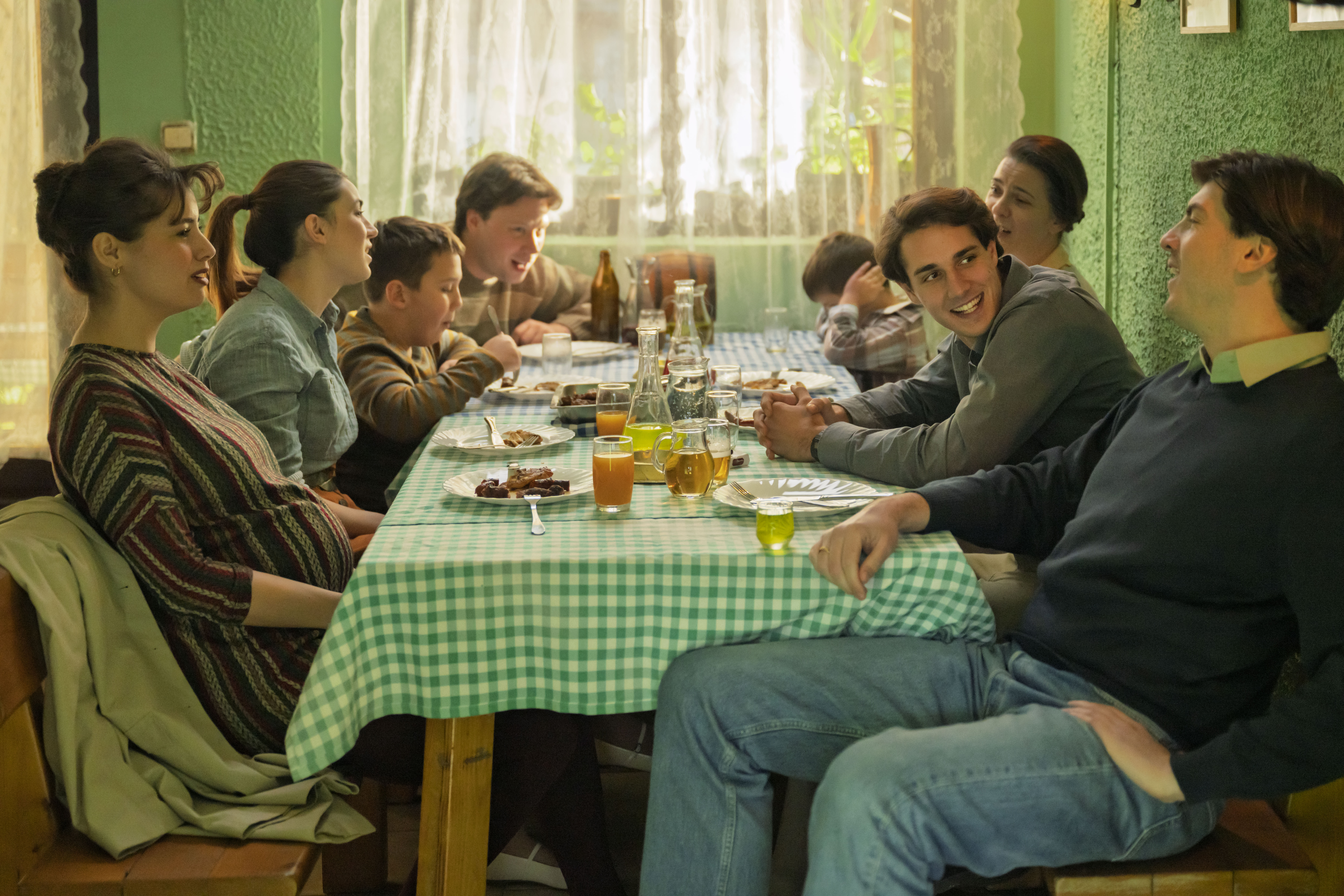 Više od serije: „Tvrđava“ kao lekcija o porodici, istini i vremenima koja ne smemo zaboraviti