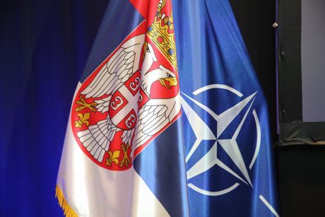 NATO primopredaja dužnosti, Antonio Stasi i Pjer Luiđi