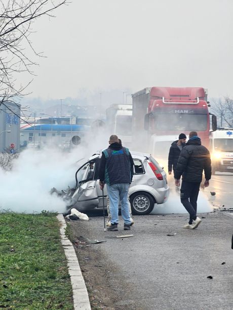 Težak udes na obilaznici kod Gornjeg Milanovca, sumnja se da ima poginulih