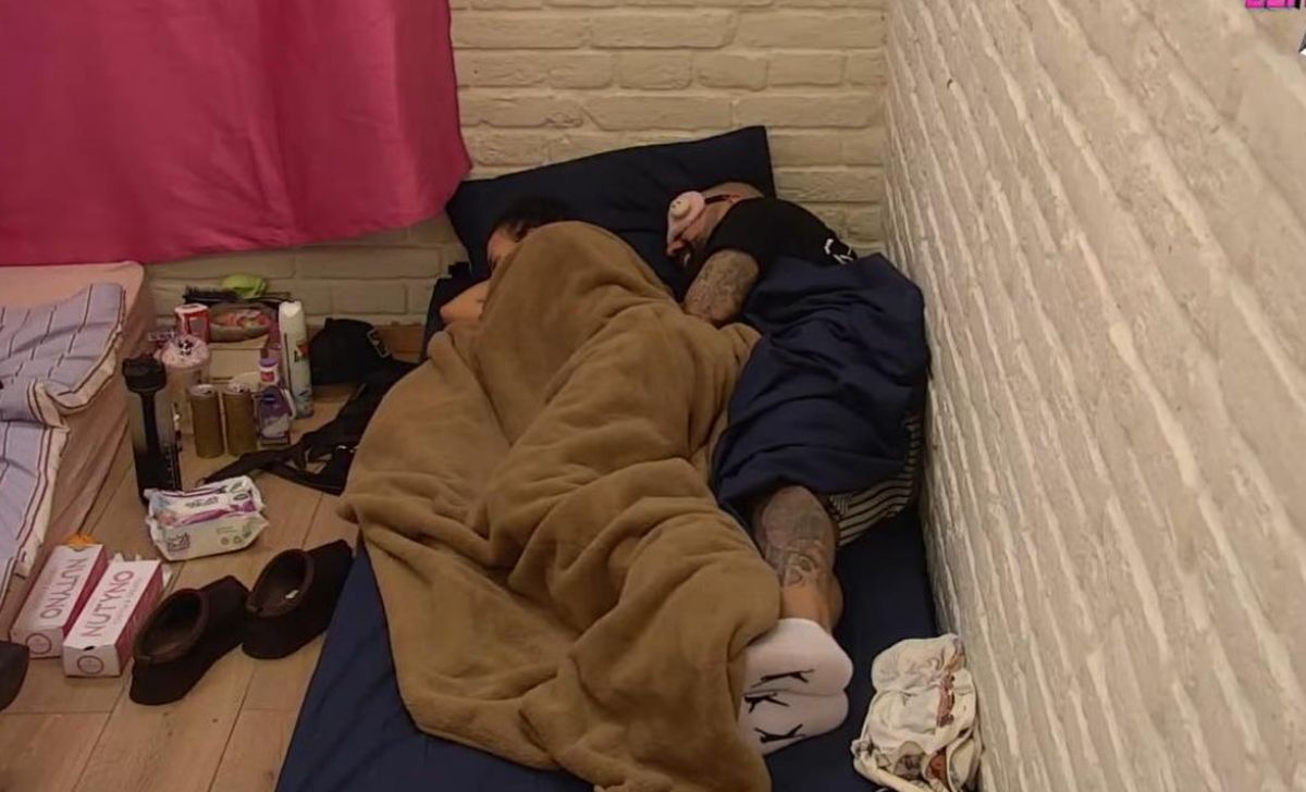 Luka i Anita zgrozili javnost u izolaciji: Ona otkrila njegove prljave fetiše dok su bili pokriveni ćebetom