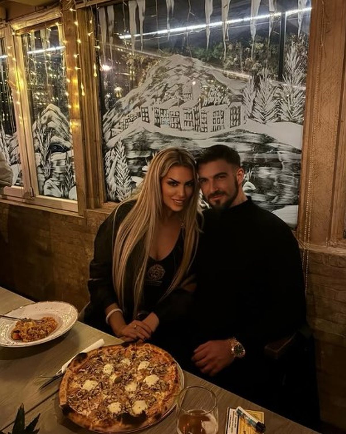 Kandidovala se za predsednicu, sad isplivao njen eksplicitni snimak, oglasila se: “Suzana Mančić ima takav…”