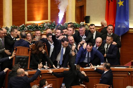 Tirana, parlament