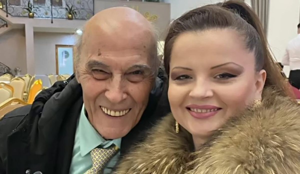 "Naterala sam ga da raspodeli imovinu" Cana se udala za pevača (88) koji ima decu, potezom šokirala sve