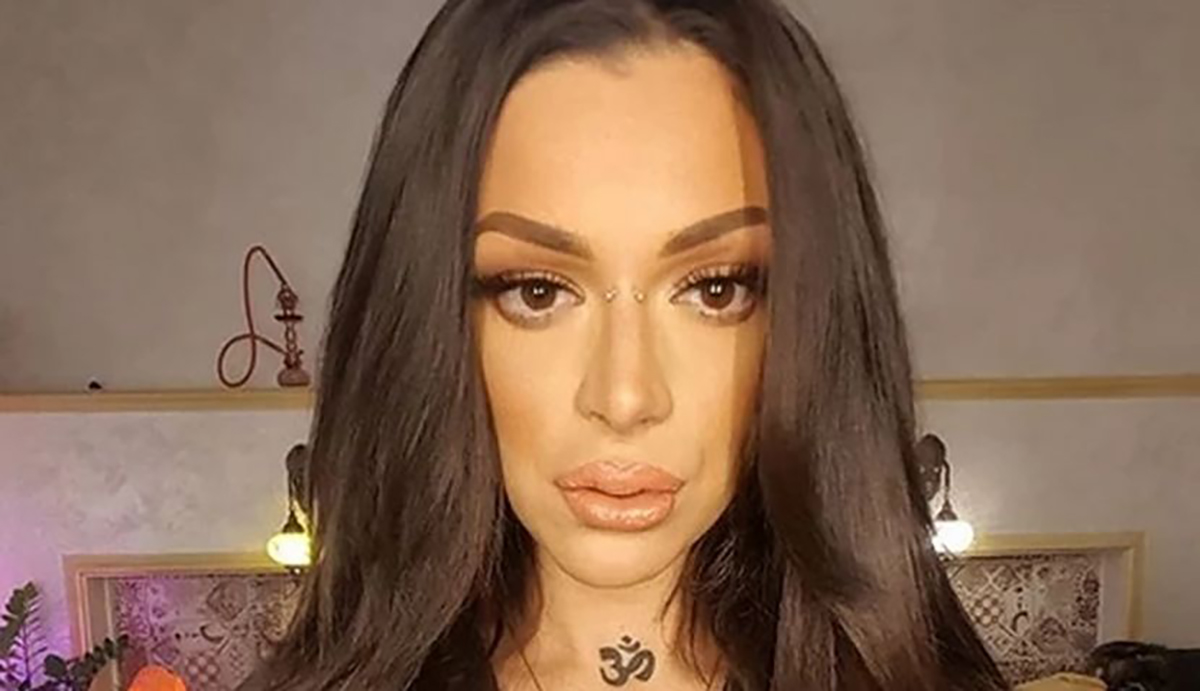 "Mnogo sam bolesna" Pevačici otkazala leva strana tela: Ona se oglasila pa zabrinula sve "Zuji mi u ušima..."