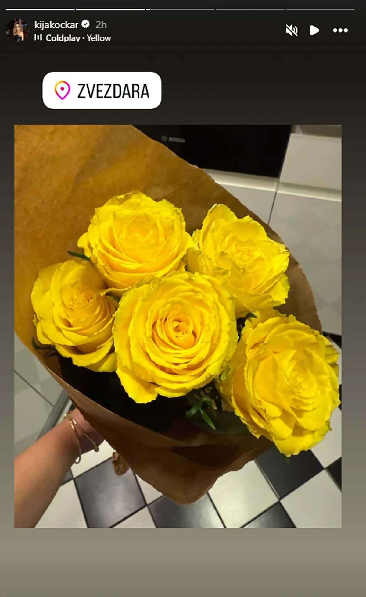 Kija pokazala poklone od dečka, priželjkuje svadbu: Evo čime ju je iznenadio, krije ga kao zmija noge