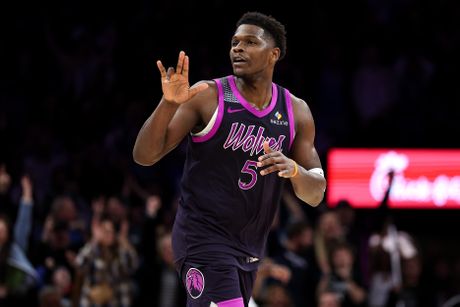 Entoni Edvards - Minesota Timbervulvs