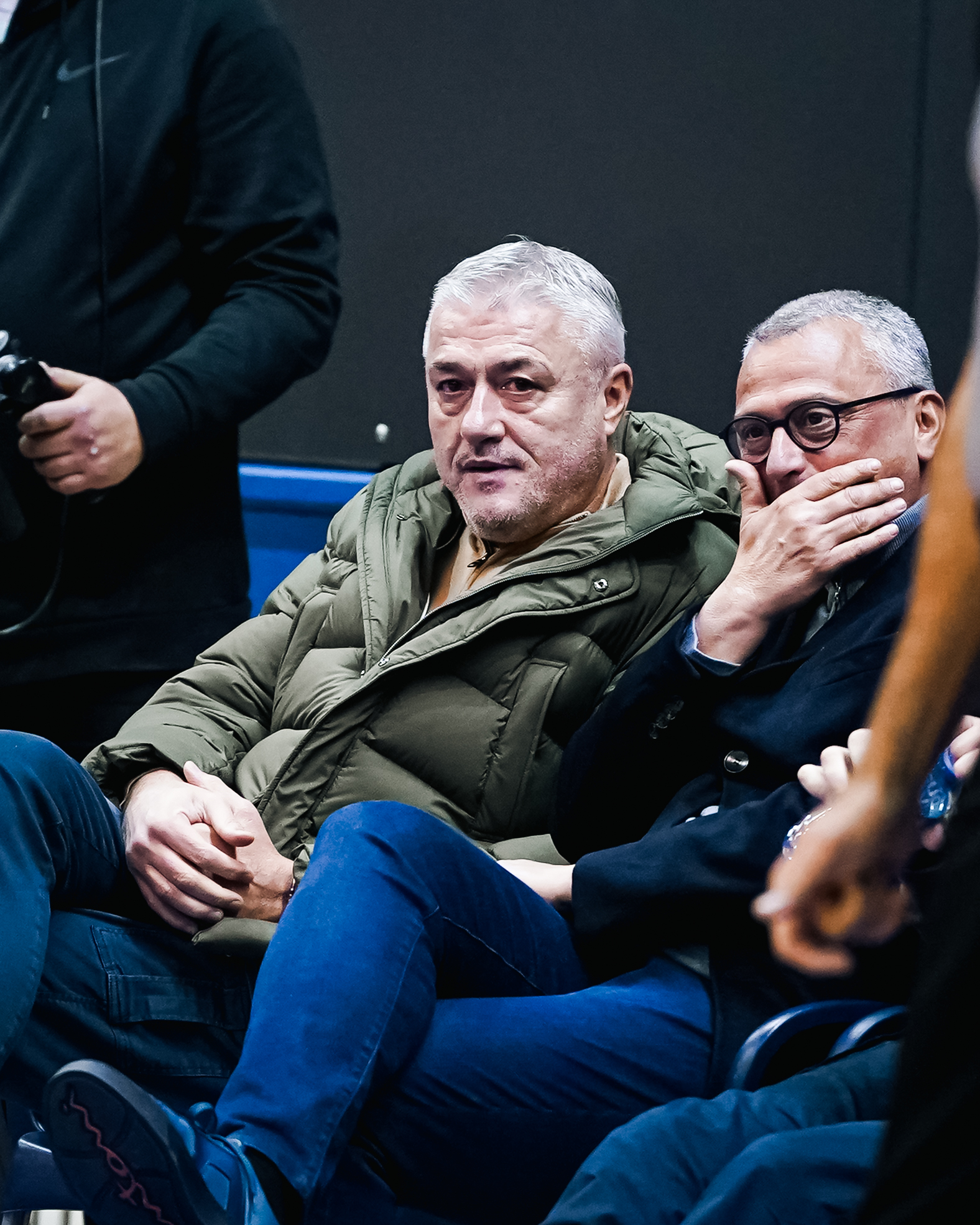 Kakav otac, takav sin: Moćna fotografija sa Eurobasketa, Predrag Danilović bodrio sina Vuka i Srbiju