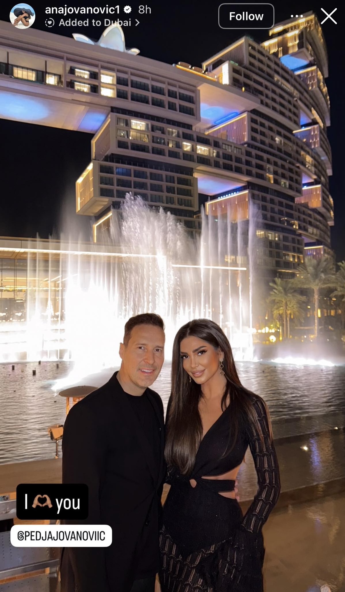 Pevač se 2 puta razvodio od žene, sada se zajedno baškare u Dubaiju! Oko njih luksuz, ona mu rekla: "Volim te"