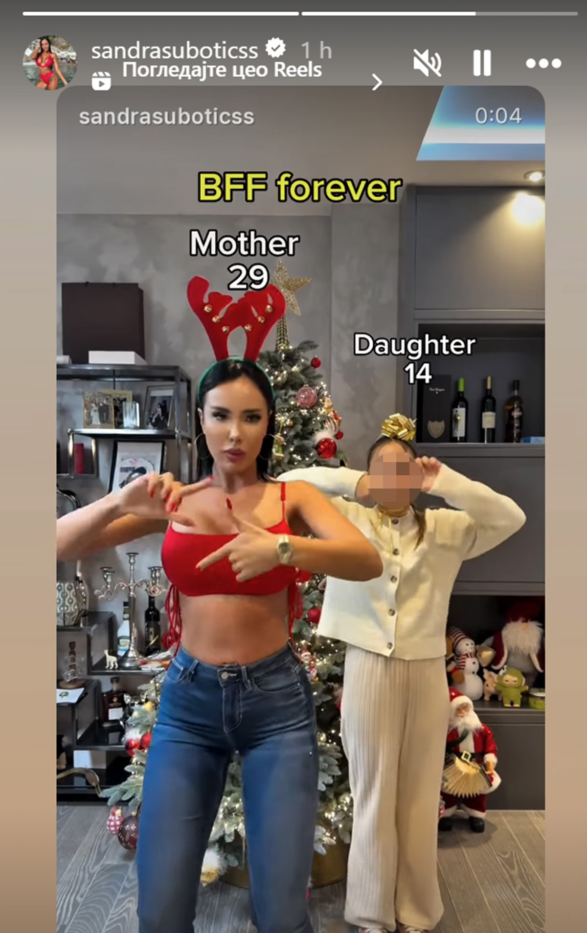 Aleksandra Subotić vezala ćerki mašnu oko glave, pa odgovorila na prozivke da je MALTRETIRA: "Ona me obožava"