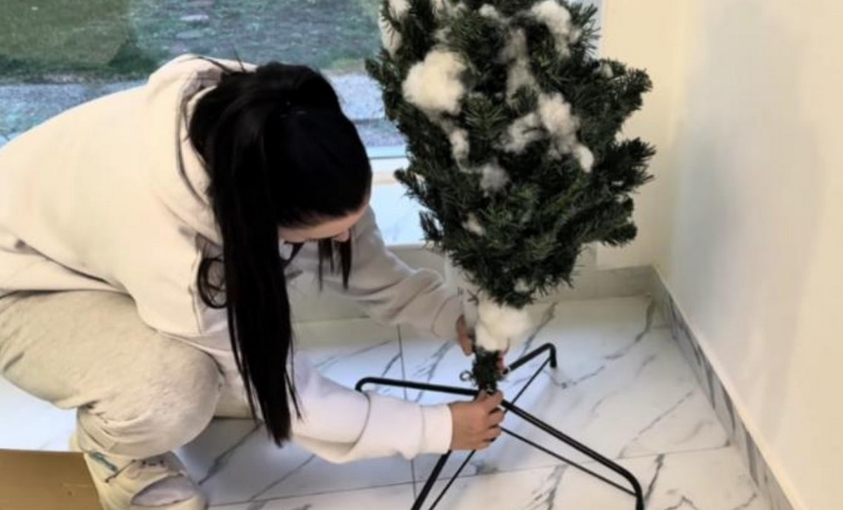 "Da se uhvati metle!" Evo kako se majka Dejana Dragojevića ponaša prema njegovoj devojci, sve izneli u javnost