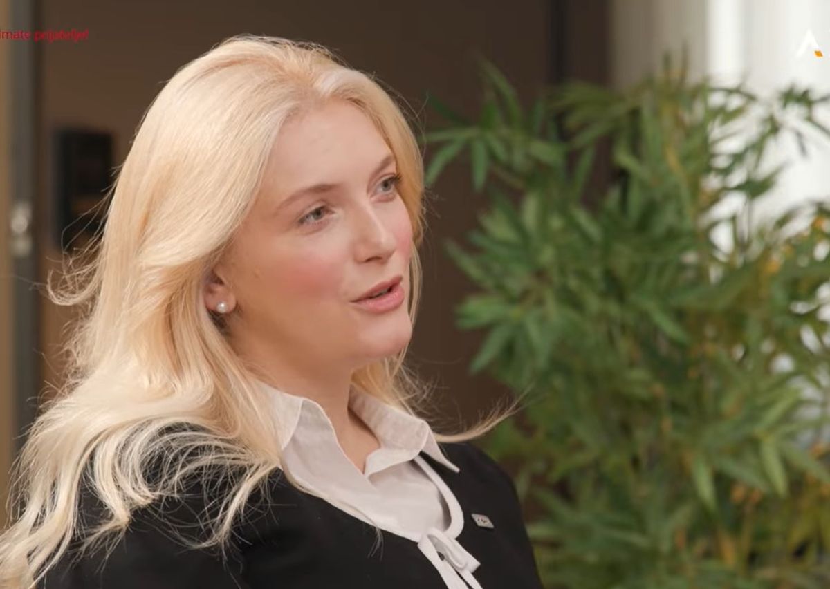 Pevačica raznežila slikom iz svog doma: Ovako se njena deca brinu o mlađem bratu - mališani oduševili sve