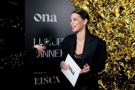 Ona.rs, she leads, luxury dinner