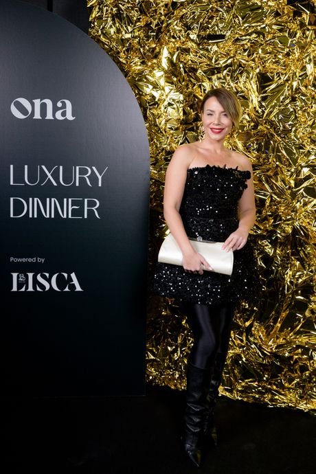 Ona.rs, she leads, luxury dinner