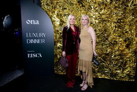 Ona.rs, she leads, luxury dinner