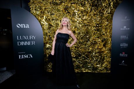 Ona.rs, she leads, luxury dinner