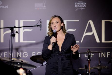 Ona.rs, she leads, luxury dinner